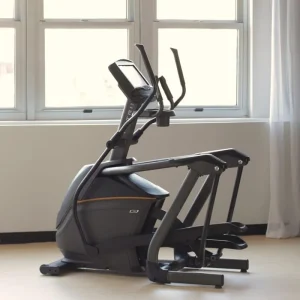 Matrix E30 Ελλειπτικό Μηχάνημα με Κονσόλα XIR